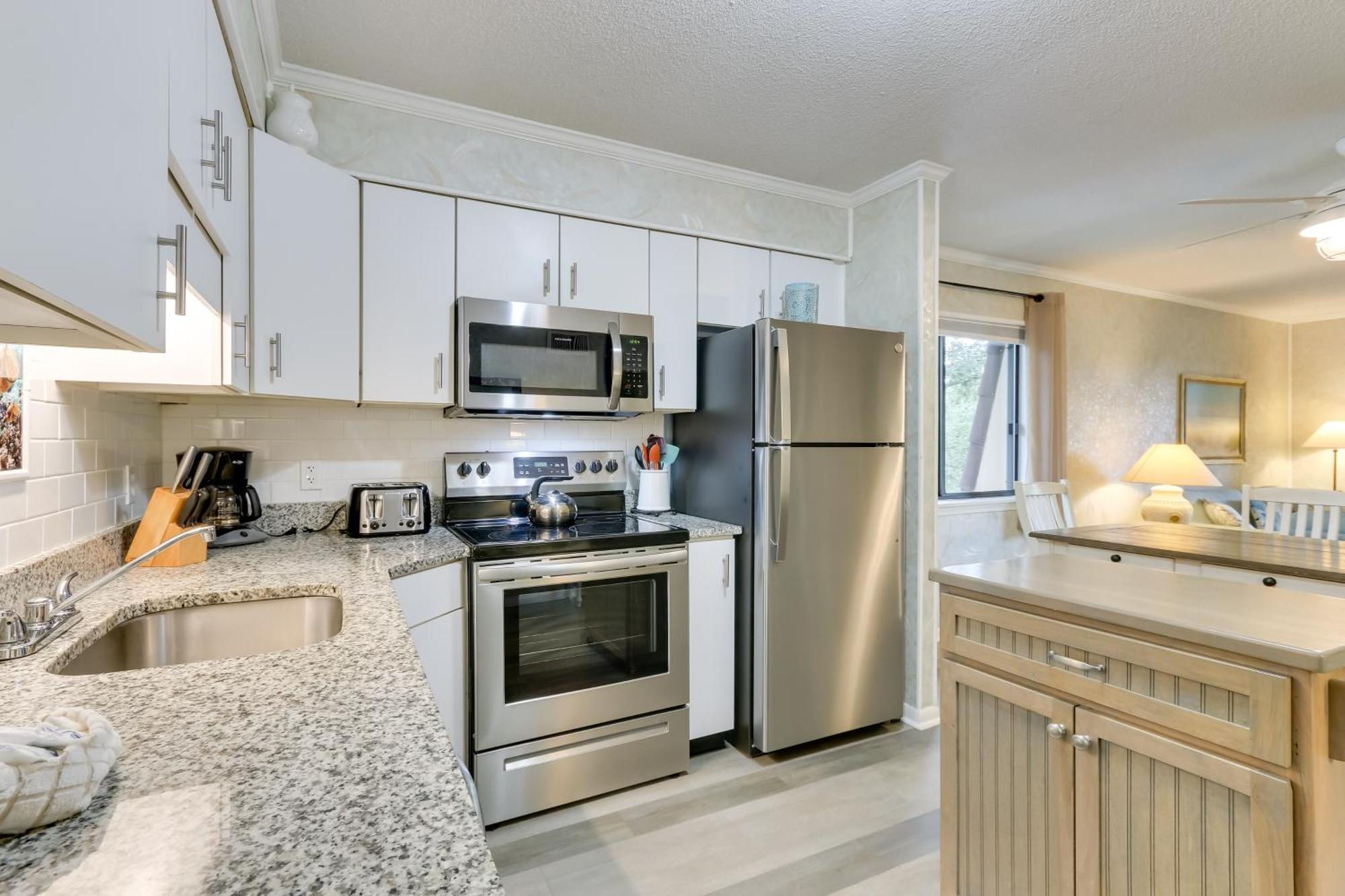 Hilton Head Condo With Balcony And Pool, Walk To Beach Hilton Head Island Esterno foto